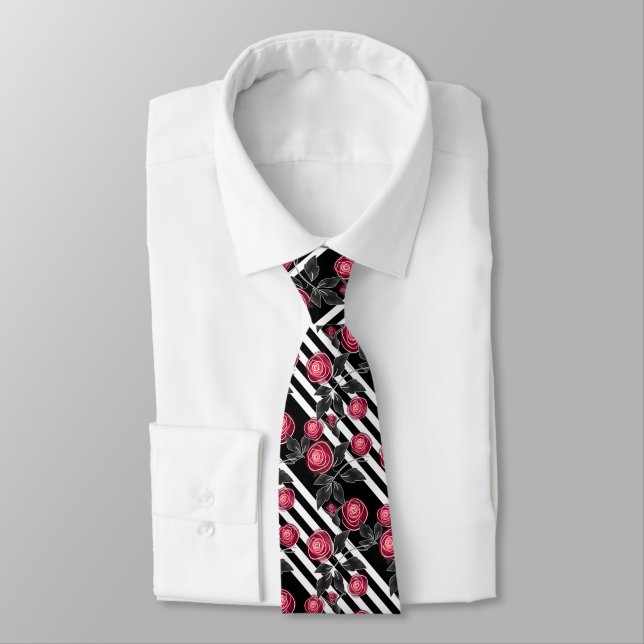 Red roses tie (Tied)