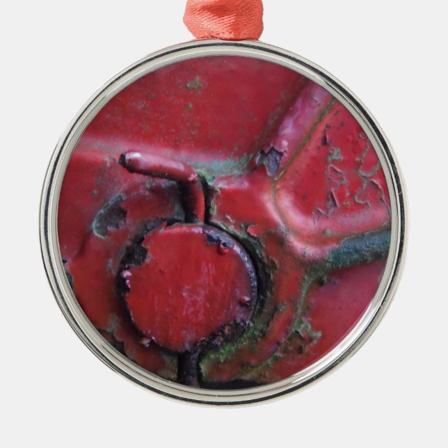 Red rusty truck close-up metal tree decoration (Front)