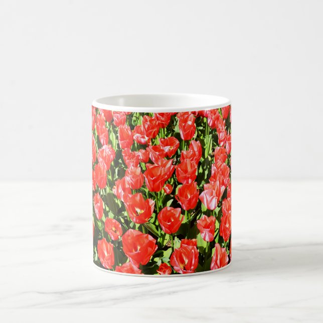 Red tulips coffee mug (Center)