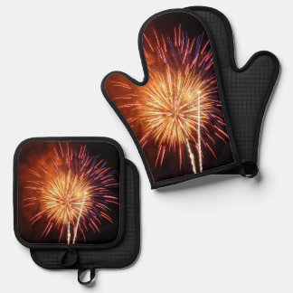 Red, White and Blue Fireworks I Oven Mitt & Pot Holder Set
