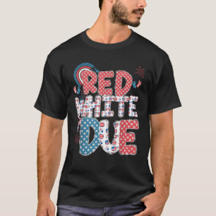 Red White And Due Pregnancy Announcement 4th Of Ju T-Shirt