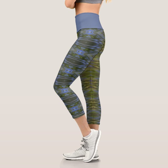 reflection  capri leggings (Left)