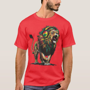 Reggae Lion Jamaican Pride With Rasta Headphones g T-Shirt