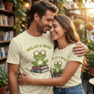 Relax & Read Cute Frog on Books   Funny Bookworm  T-Shirt