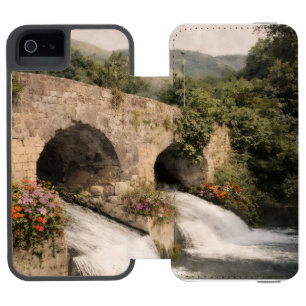 relaxing touch to your home incipio watson™ iPhone 5 wallet case