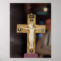 Reliquary crucifix, ivory Christ on gold cross