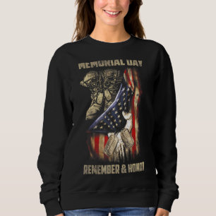 Remember And Honour Veterans Day Patriotic America Sweatshirt