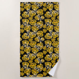Repeating Salamander And Yellow Leaf Pattern Beach Towel