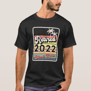 Retired 2022 School Nurse Retirement Gift T-Shirt
