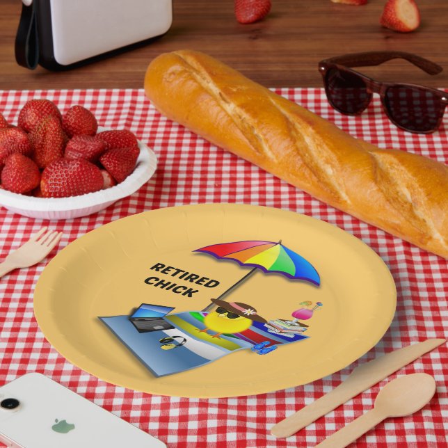 Retired Chick, colourful and cute, Paper Plates (Picnic)