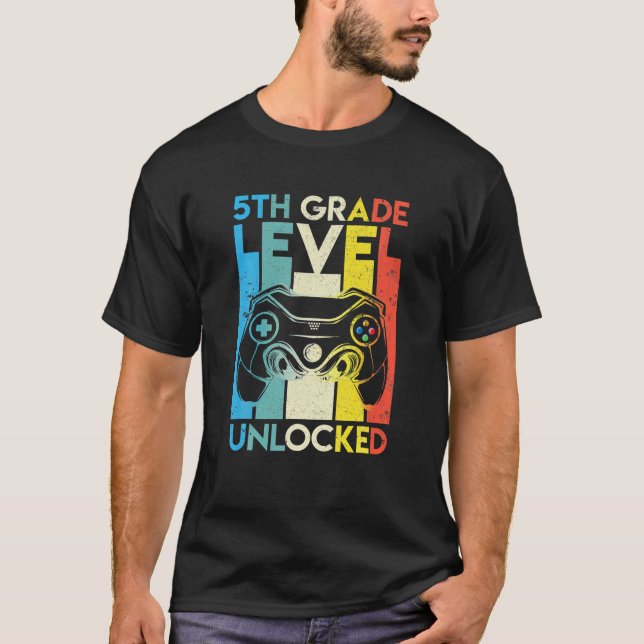 Retro 5Th Grade Level Unlocked Game Back To School T-Shirt (Front)