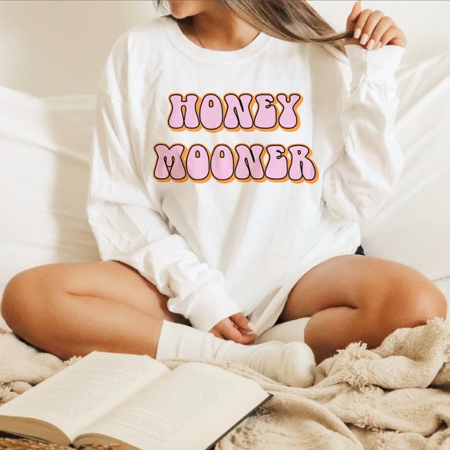 Retro 70's Themed Honeymooner Bride T-Shirt (Creator Uploaded)
