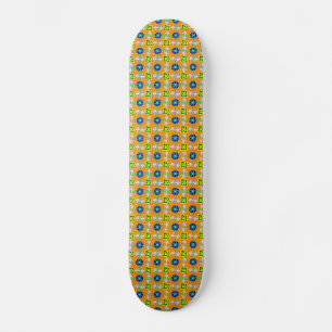 Retro - Art Deco Blumen auf Orange Skateboard