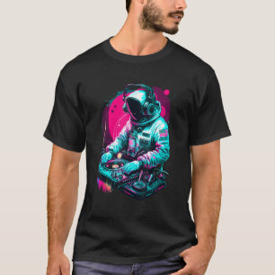 Retro Astronaut DJ, DJing in Space, EDM cool Graph T-Shirt