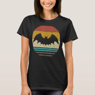 Retro Bat Flying Vintage Bat Flying Spirit Animal T-Shirt