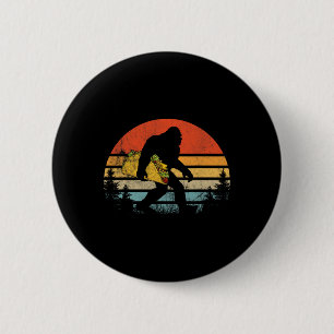Retro Bigfoot Carrying Taco Funny Cinco De Mayo Sa 6 Cm Round Badge