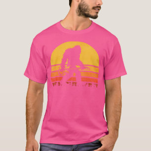 Retro Bigfoot Guitar Vintage Sasquatch Rocker Te T-Shirt