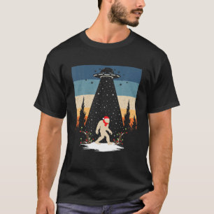 Retro Bigfoot UFO Abduction Sasquatch Christmas Sa T-Shirt
