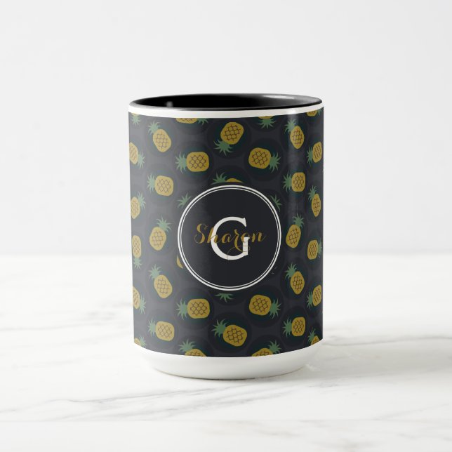Retro black gold pineapple patterns monogram mug (Center)