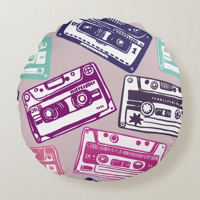 Retro cassette tapes, hand-drawn pattern. round cushion (Front)