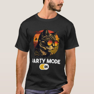 Retro Cat Vintage Sunset 80s 90s Sunglasses Partym T-Shirt