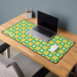 Retro Chequered Daisies Yellow Green Script Name Desk Mat