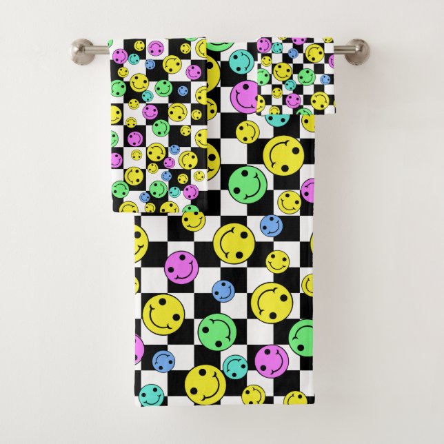 Retro Chequered Smiling Faces Bath Towel Set (Insitu)