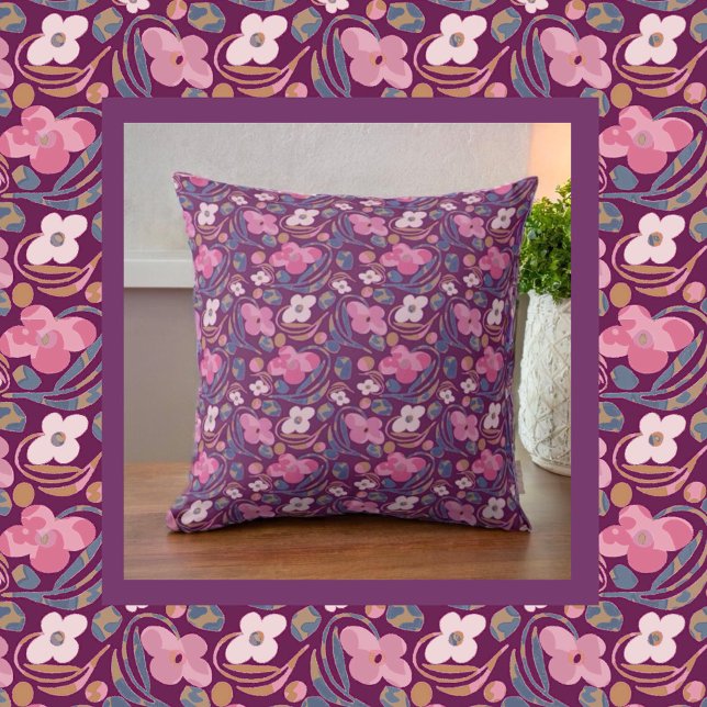 Retro Chic Floral Pattern Cushion (Creator Uploaded)