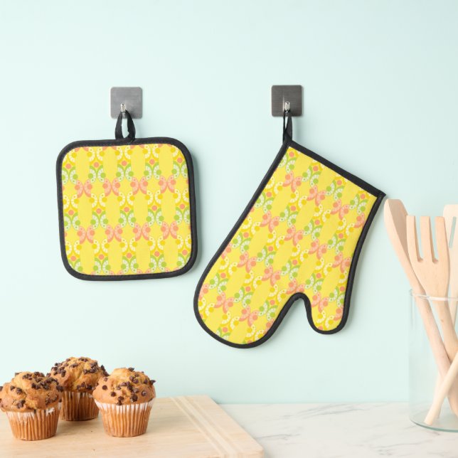Retro Citrus  Oven Mitt & Pot Holder Set (Insitu(Hanging))
