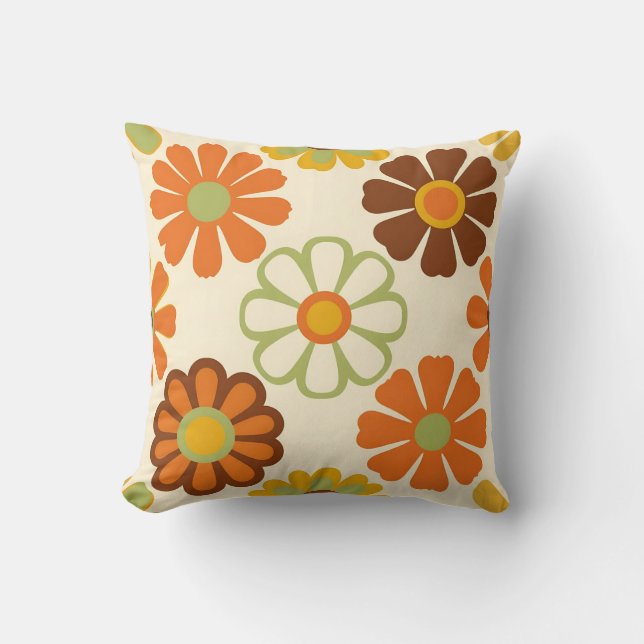 Retro Daisy Floral Pattern Cushion (Front)