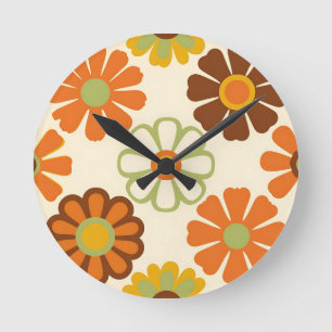 Retro Daisy Floral Pattern Round Clock