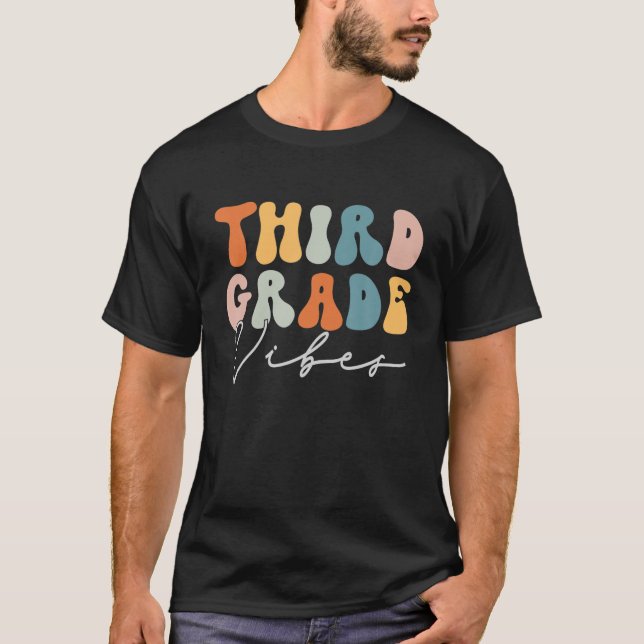 Retro Design 6Th Grade Vibes Back To School Teache T-Shirt (Front)