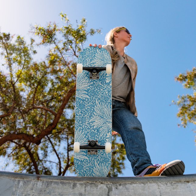 Retro Design, William Morris Skateboard (Outdoor 1)