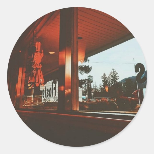  Retro Diner in the Pacific Northwest Classic Round Sticker (Front)