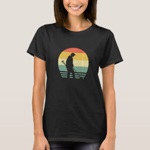 Retro Dirt Fishing Metal Detecting For Men T-Shirt