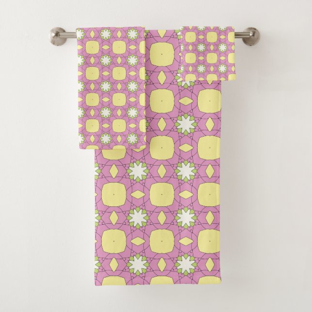 Retro floral geometric patterned bath towel set (Insitu)