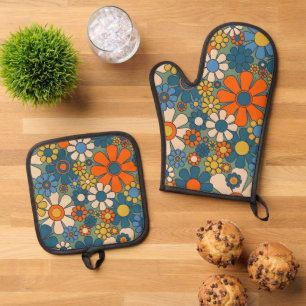 Retro Floral Pattern 60s 70s Aesthetic Oven Mitt & Pot Holder Set