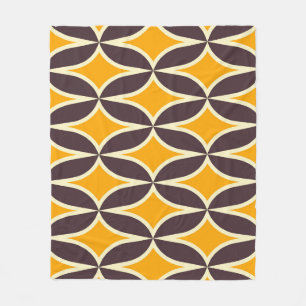 Retro geometric pattern yellow and brown leaf fleece blanket