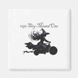 Retro Girls Trip Salem 1692 They Missed One Witch  Magnet