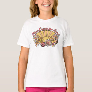 Retro Groovy Here Comes the Sun Vintage Graphic T-Shirt