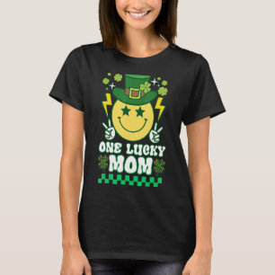 Retro Groovy St Patrick's Day Shamrock One Lucky M T-Shirt