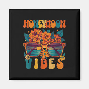Retro Honeymoon Vibes New Wedding Bride Groom Vaca Magnet