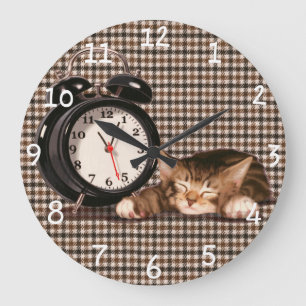 Retro houndstooth kitten large clock