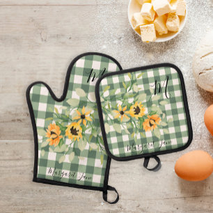 Retro kitchen floral monogram name plaid oven mitt & pot holder set