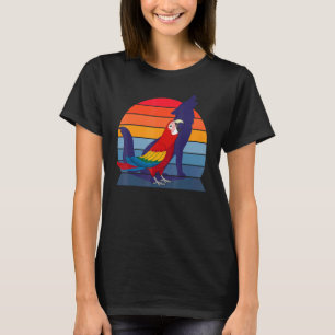 Retro Parrot I Howling Wolf I Screaming Scarlet Ma T-Shirt