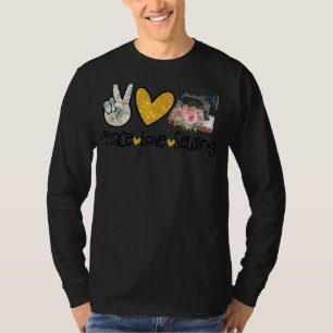 Retro Peace Love Sewing Quilting Machine Quilter S T-Shirt