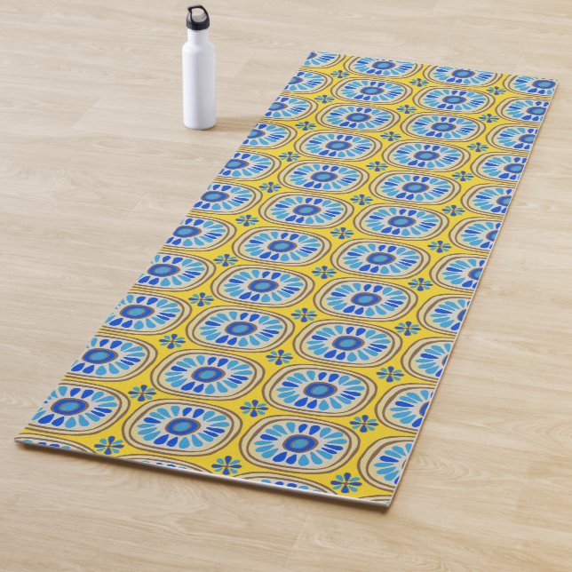Retro Round Mexican Daisy Tile Pattern Yoga Mat (In Situ)