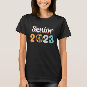 Retro Senior 2023 with peace flowers sign Graduati T-Shirt