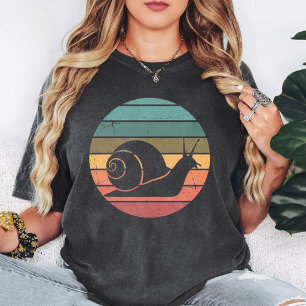 Retro Snail Sunset Circle Graphic Design T-Shirt