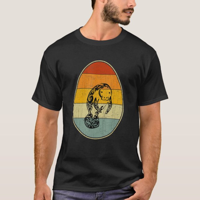 Retro Style Easter Egg Graphic   Easter Day Manate T-Shirt (Front)